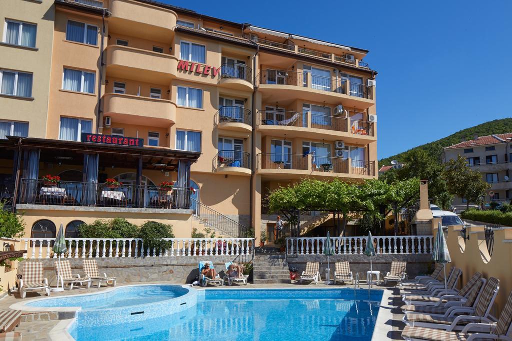 Family Hotel Milev 圣弗拉斯 外观 照片